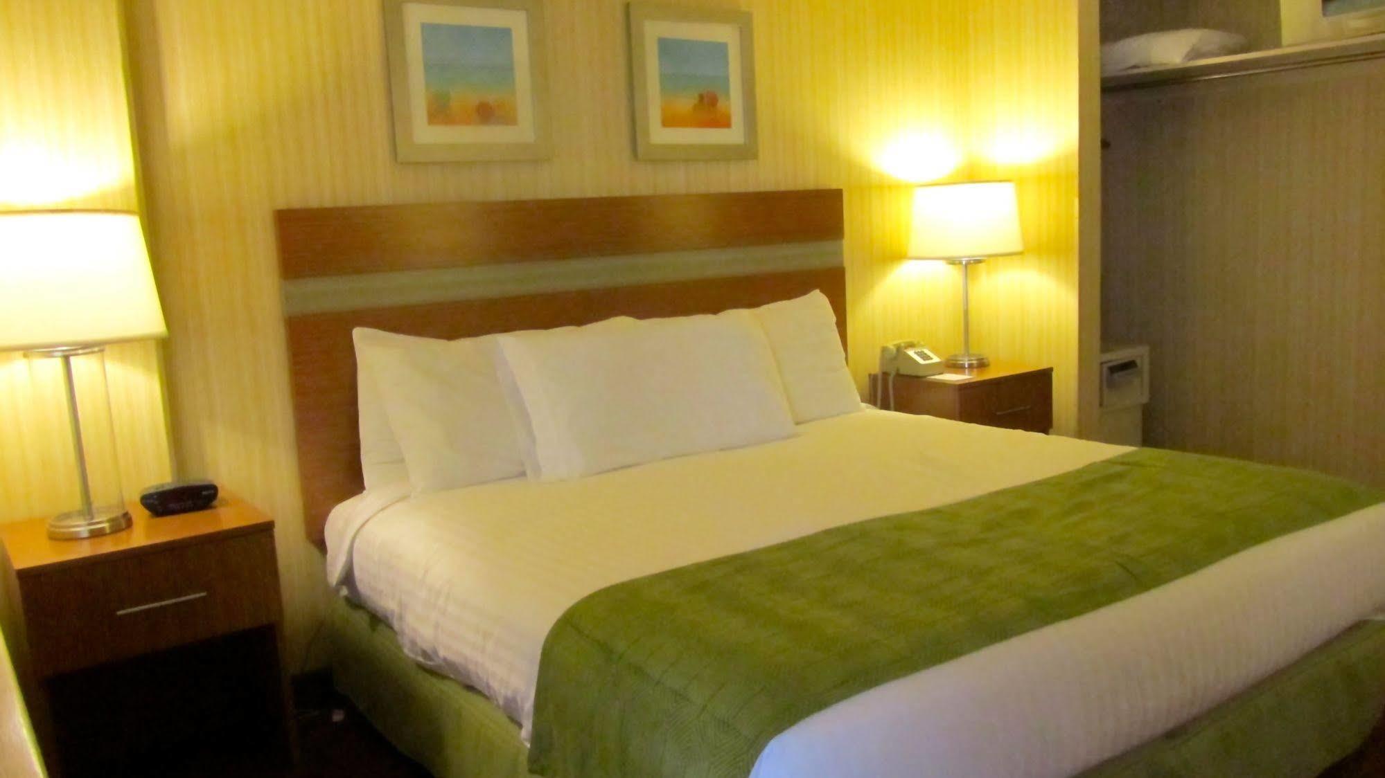 The Barclay Towers Hotel And Resort Virginia Beach Exterior foto